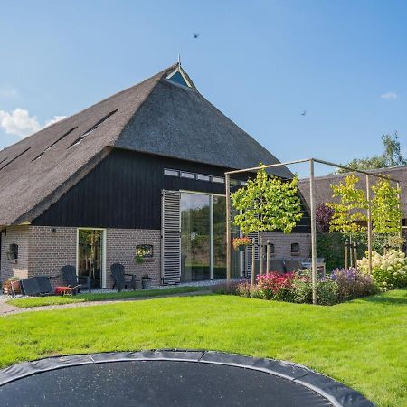 Grandeur Farmhouse In Dwingeloo At A National Park Villa Buitenkant foto