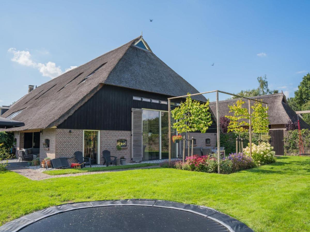 Grandeur Farmhouse In Dwingeloo At A National Park Villa Buitenkant foto