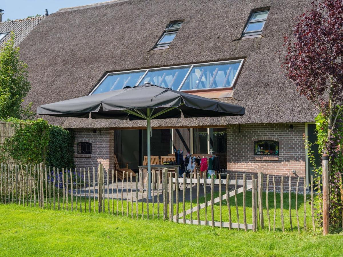 Grandeur Farmhouse In Dwingeloo At A National Park Villa Buitenkant foto