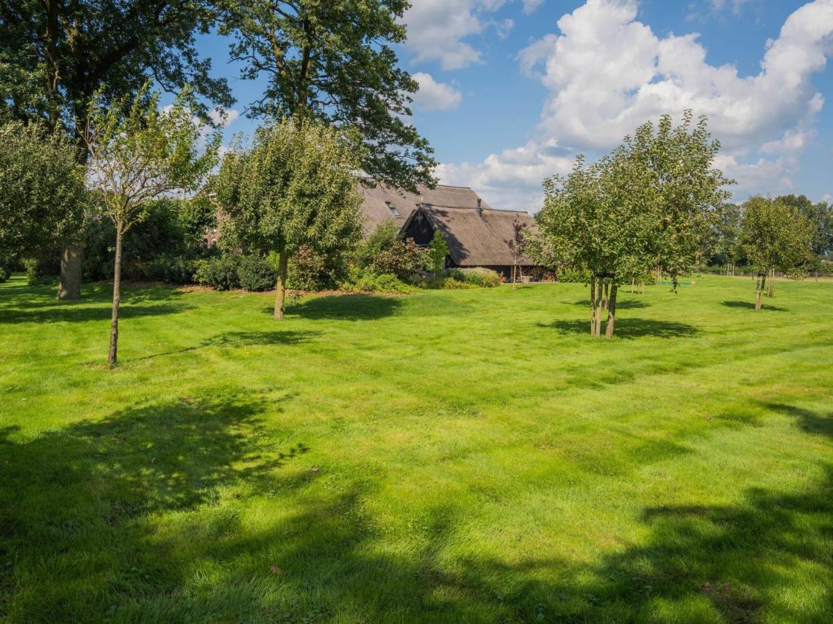 Grandeur Farmhouse In Dwingeloo At A National Park Villa Buitenkant foto